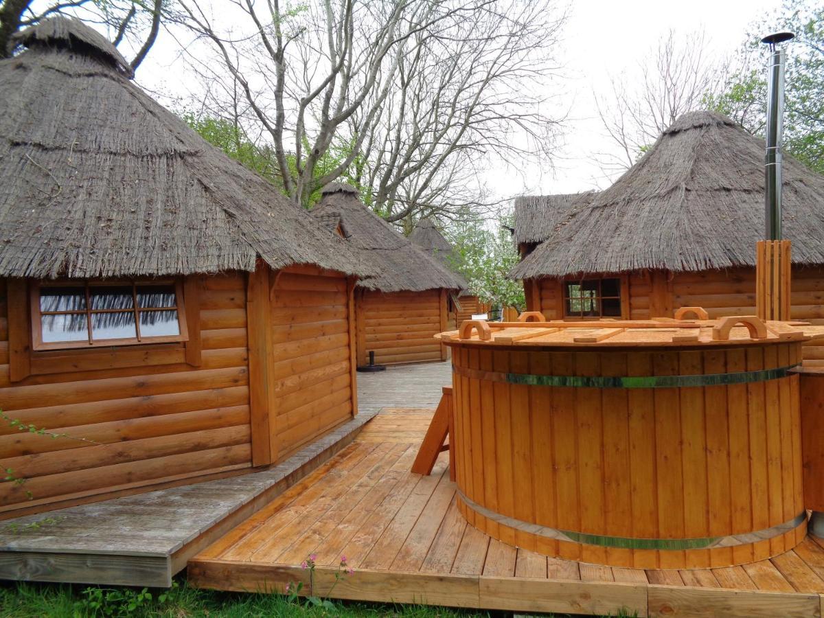 Tonn"O Loisirs Villa Servel ภายนอก รูปภาพ